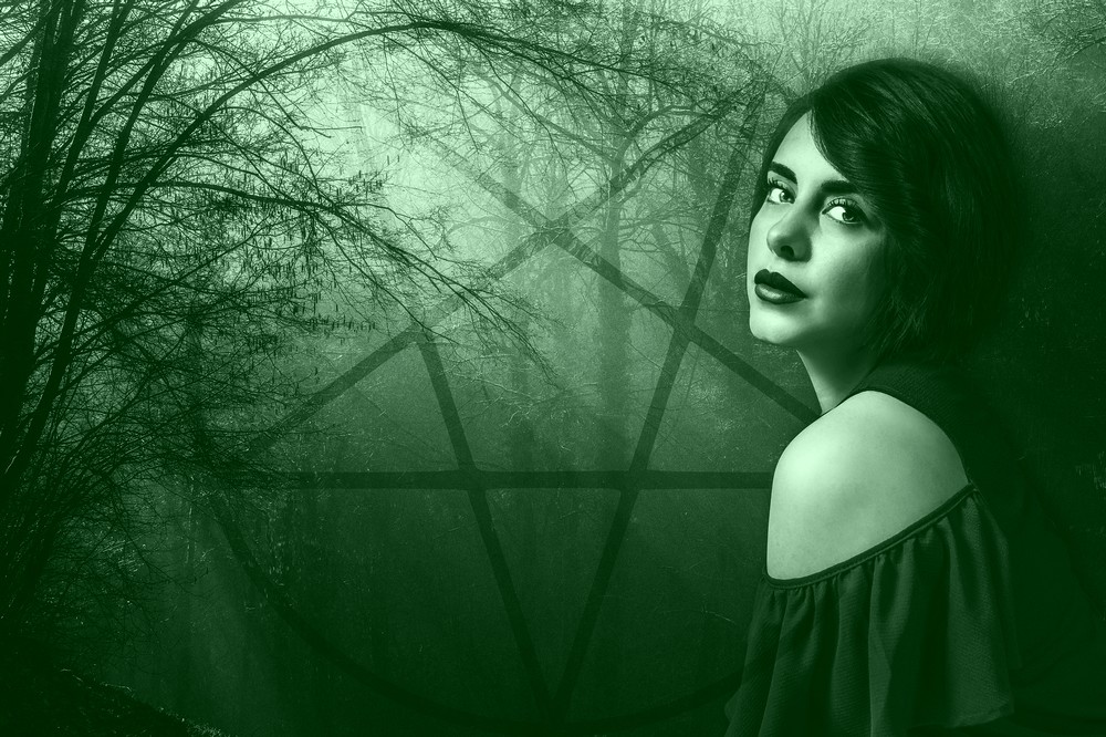 Beautiful Witch and member of the Green Witches Coven. An online Coven of Witches sharing tips on Witchcraft and casting Spells that work with harm to none! Beautiful Witch and member of the Green Witches Coven. An online Coven of Witches sharing tips on Witchcraft and casting Spells that work with harm to none!