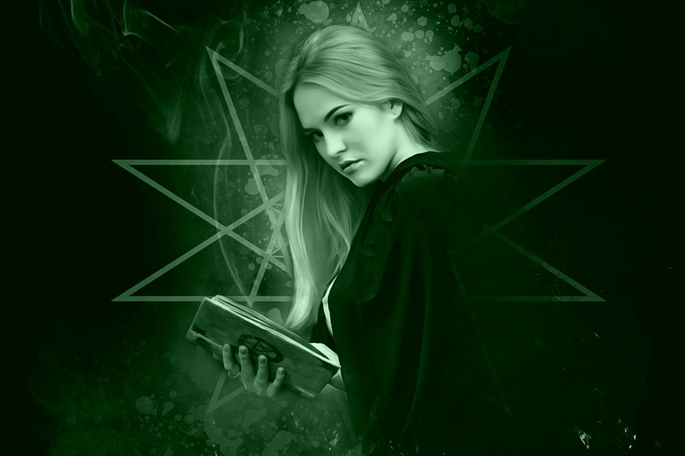 Beautiful Witch and member of the Green Witches Coven. An online Coven of Witches sharing tips on Witchcraft and casting Spells that work with harm to none!