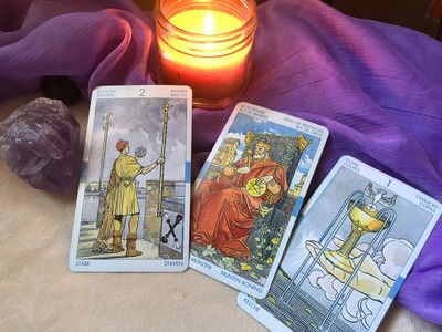 Alizon performing personal tarot reading with tarot cards